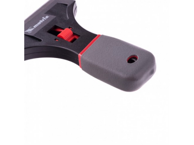 Скребок с обрезиненной рукояткой, выдвижное сменное лезвие Matrix от MATRIX Скребок с обрезиненной рукояткой, выдвижное сменное лезвие Matrix