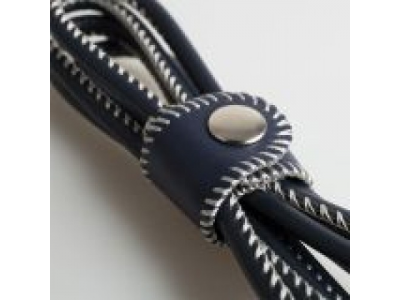 Кабель для iPhone Land Rover Leather Wrapped iPhone Cable, Black от Land Rover Кабель для iPhone Land Rover Leather Wrapped iPhone Cable, Black